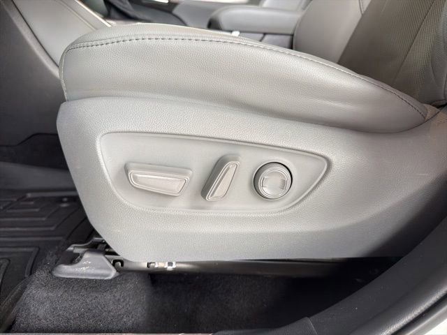 Used 2021 Toyota Highlander Limited FWD image 14