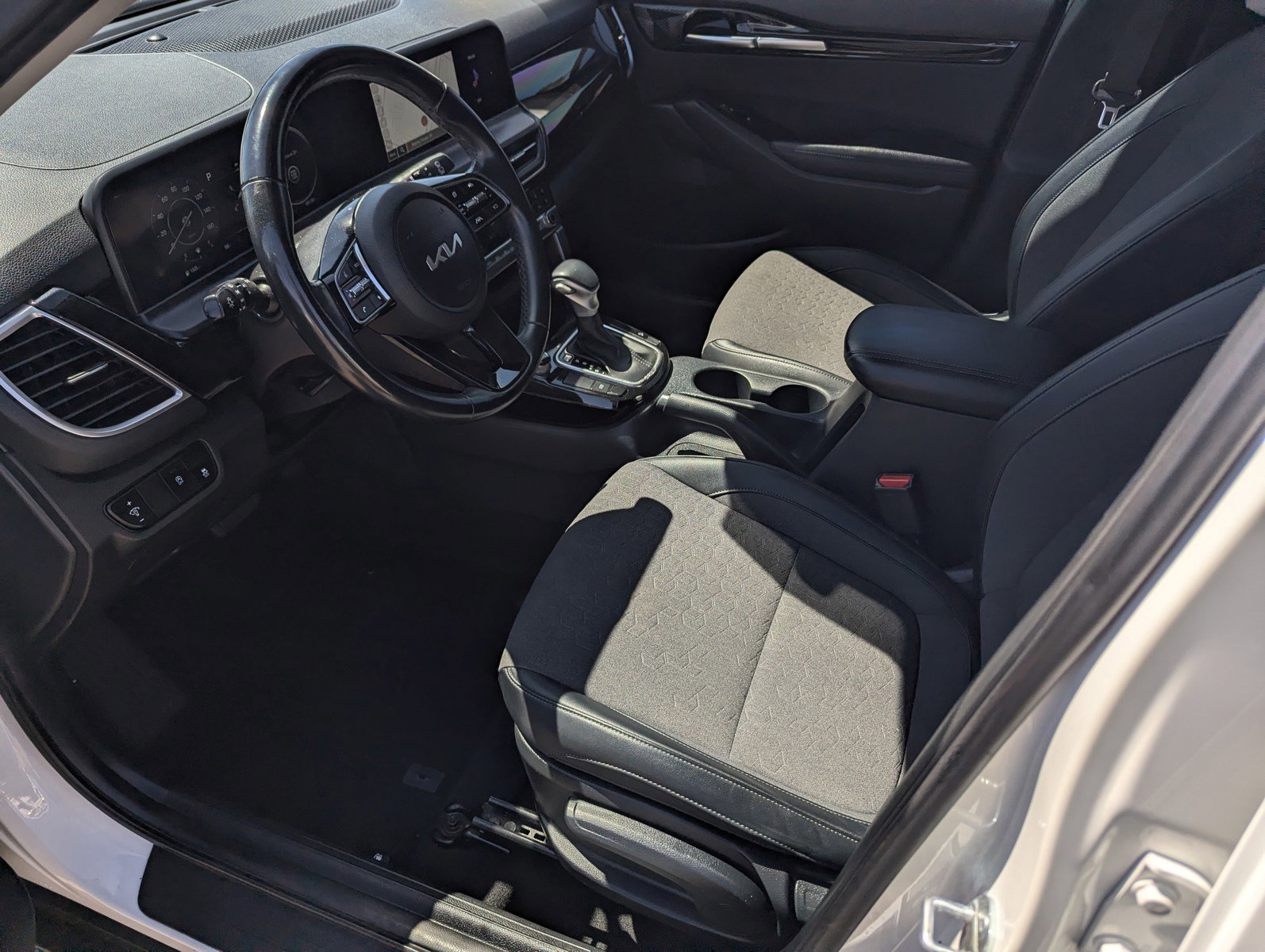 Used 2024 Kia Seltos S FWD image 9