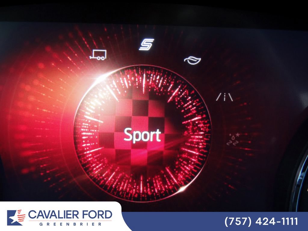 Certified 2022 Ford Explorer XLT w/ Equipment Group 202A RWD image 35