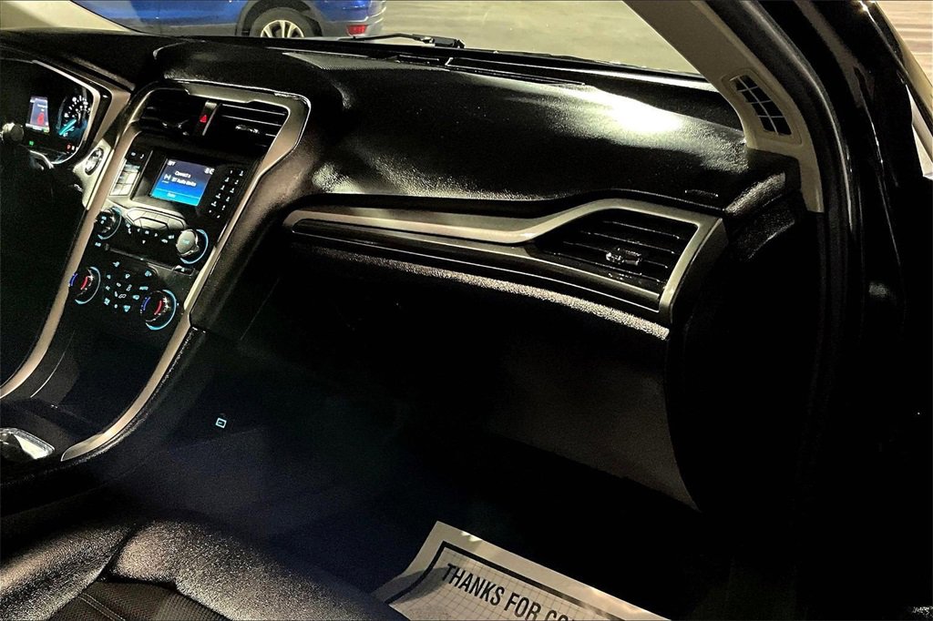 Certified 2017 Ford Fusion SE w/ Equipment Group 601A image 15