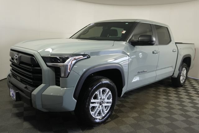 Used 2026 Toyota Tundra SR5 w/ SR5 Premium Package AWD/4WD image 7
