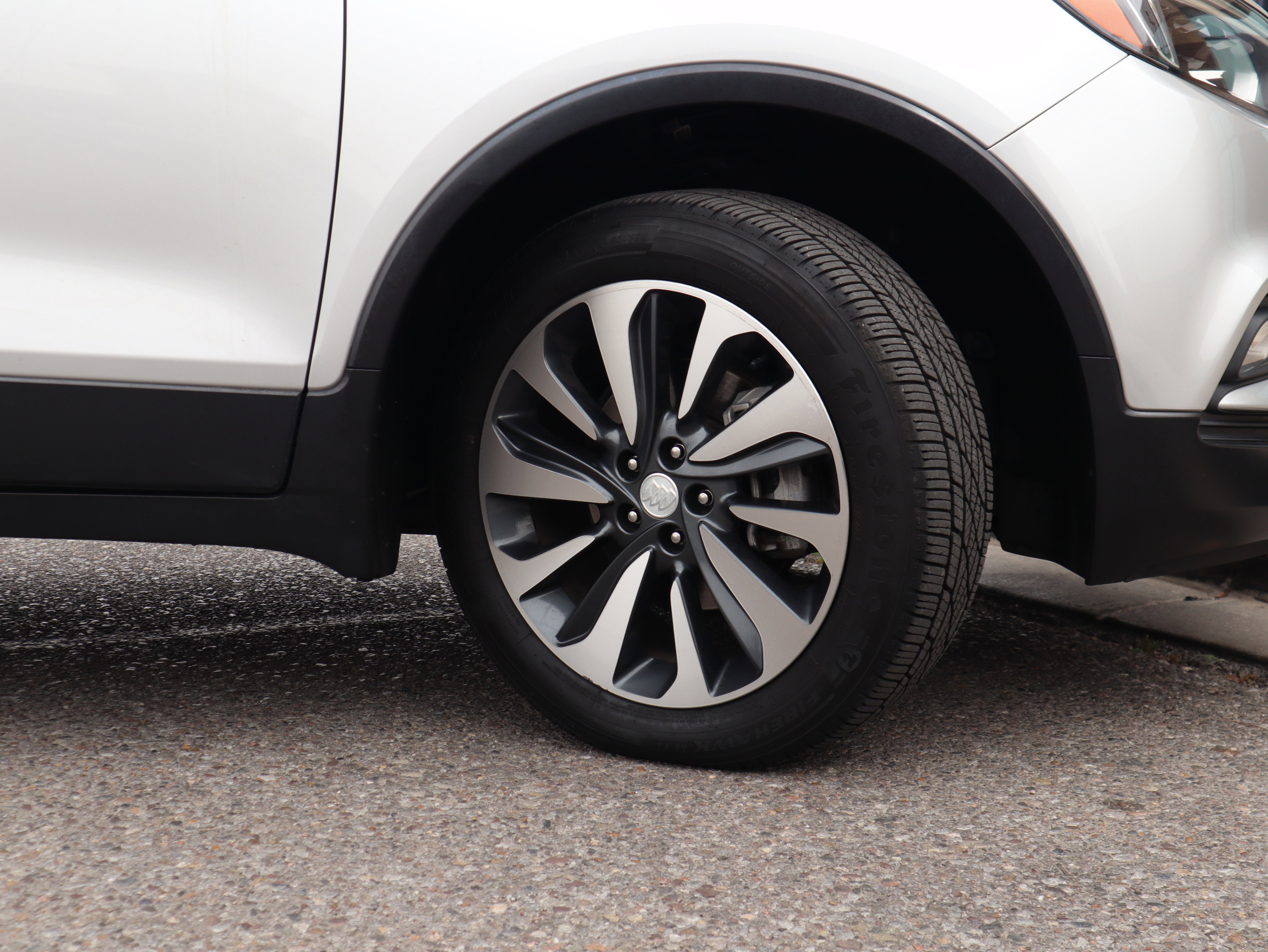 Used 2019 Buick Encore Essence AWD/4WD image 13