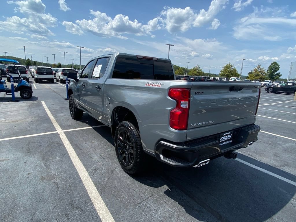 Used 2025 Chevrolet Silverado 1500 LT Trail Boss w/ Convenience Package II AWD/4WD image 5