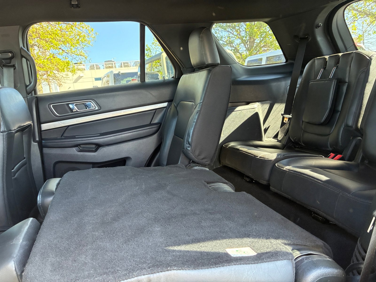 Certified 2019 Ford Explorer XLT w/ Equipment Group 202A AWD/4WD image 17