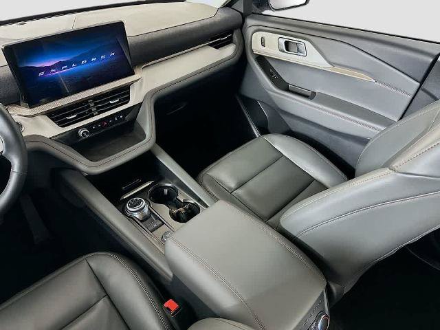 Certified 2025 Ford Explorer Active w/ Active Comfort Package RWD image 11
