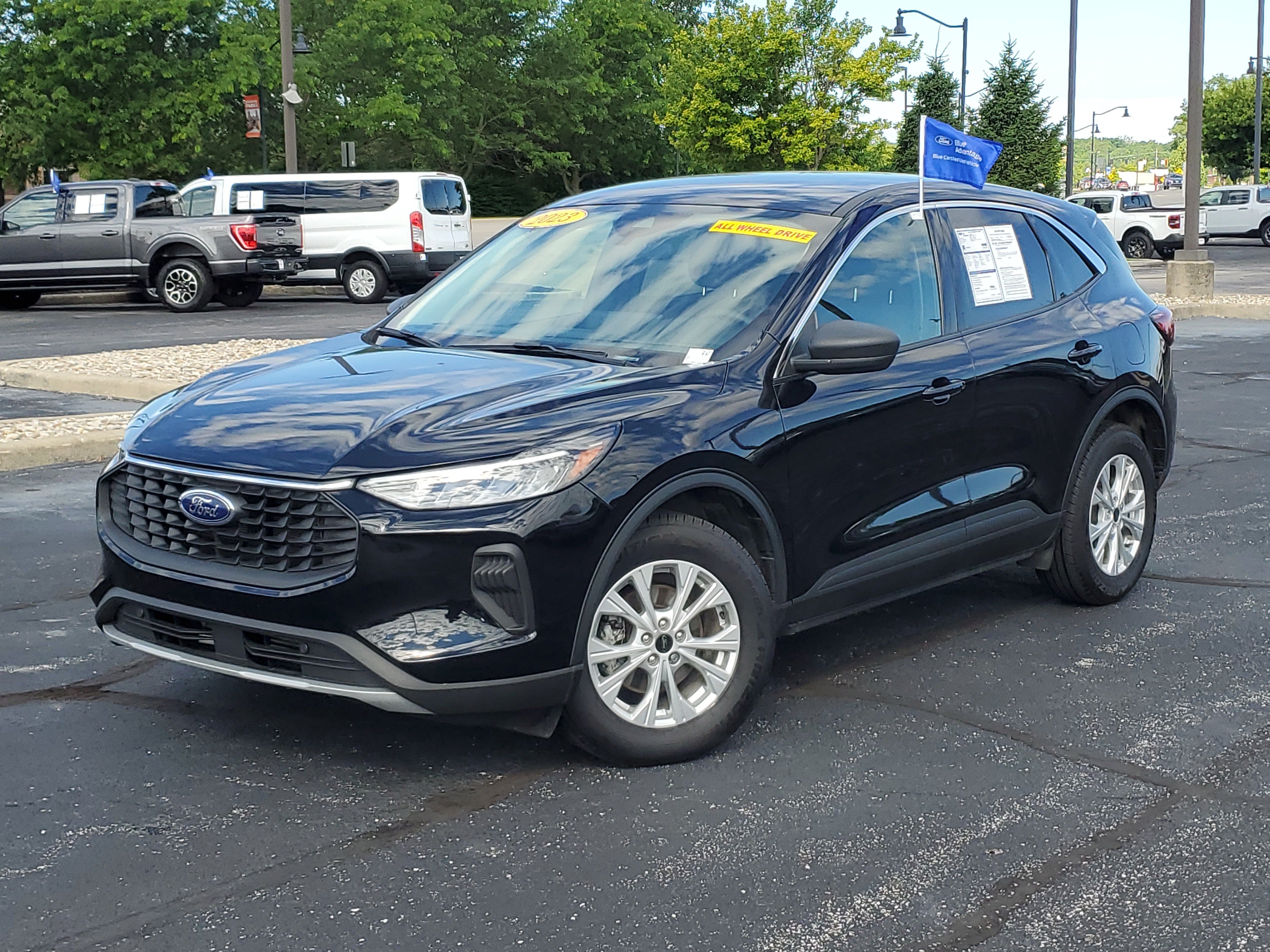 Certified 2023 Ford Escape Active w/ Tech Pack #1 AWD/4WD image 1