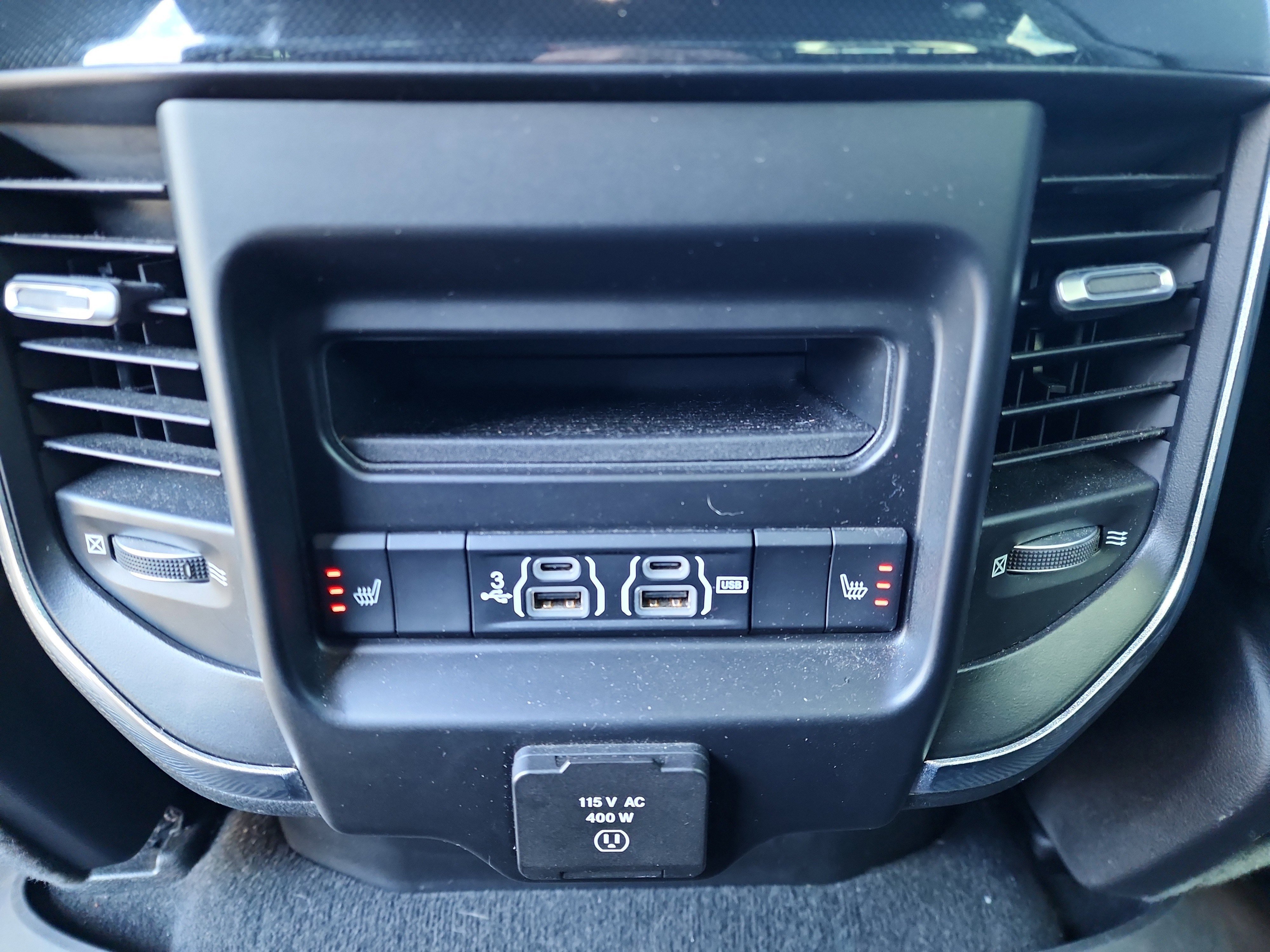 Used 2019 RAM 1500 Laramie image 12