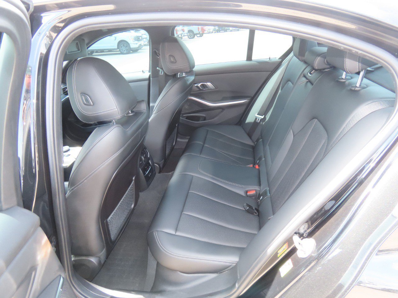 Used 2023 BMW 330i Sedan w/ M Sport Package RWD image 18