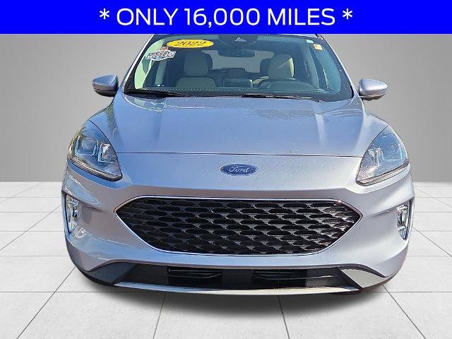Certified 2022 Ford Escape SEL w/ Technology Package AWD/4WD image 2