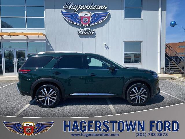 Used 2024 Nissan Pathfinder Platinum w/ Cargo Package