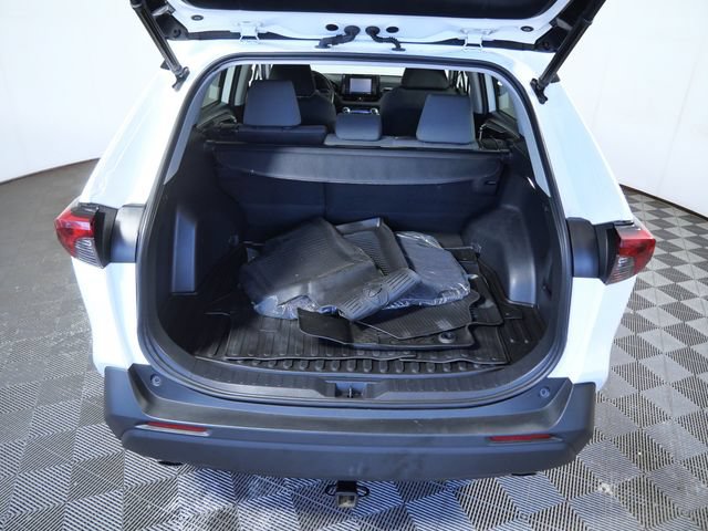 Used 2022 Toyota RAV4 XLE w/ Convenience Package AWD/4WD image 9