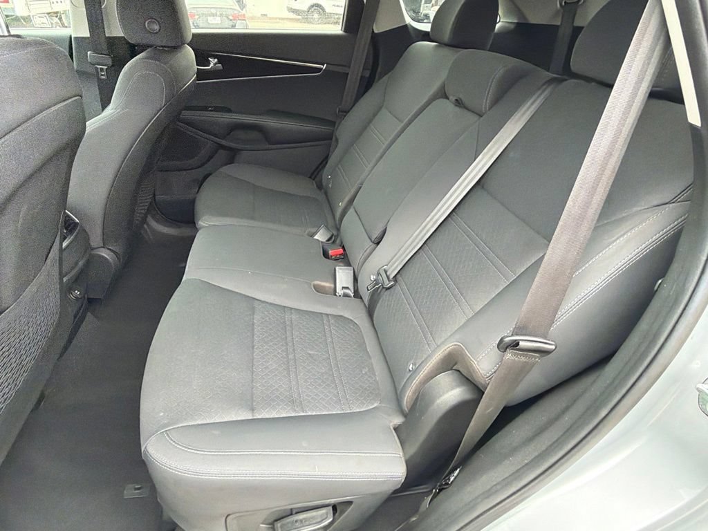Used 2020 Kia Sorento LX FWD image 33
