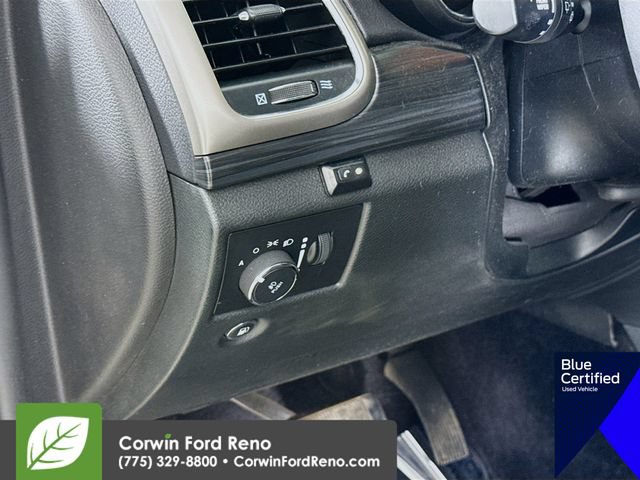 Used 2019 Jeep Grand Cherokee Laredo AWD/4WD image 13