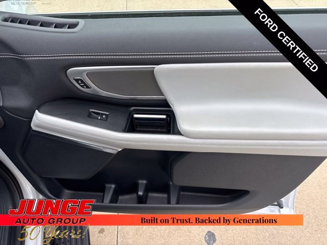 Certified 2025 Ford Expedition Max Platinum w/ Driver's Package AWD/4WD image 13