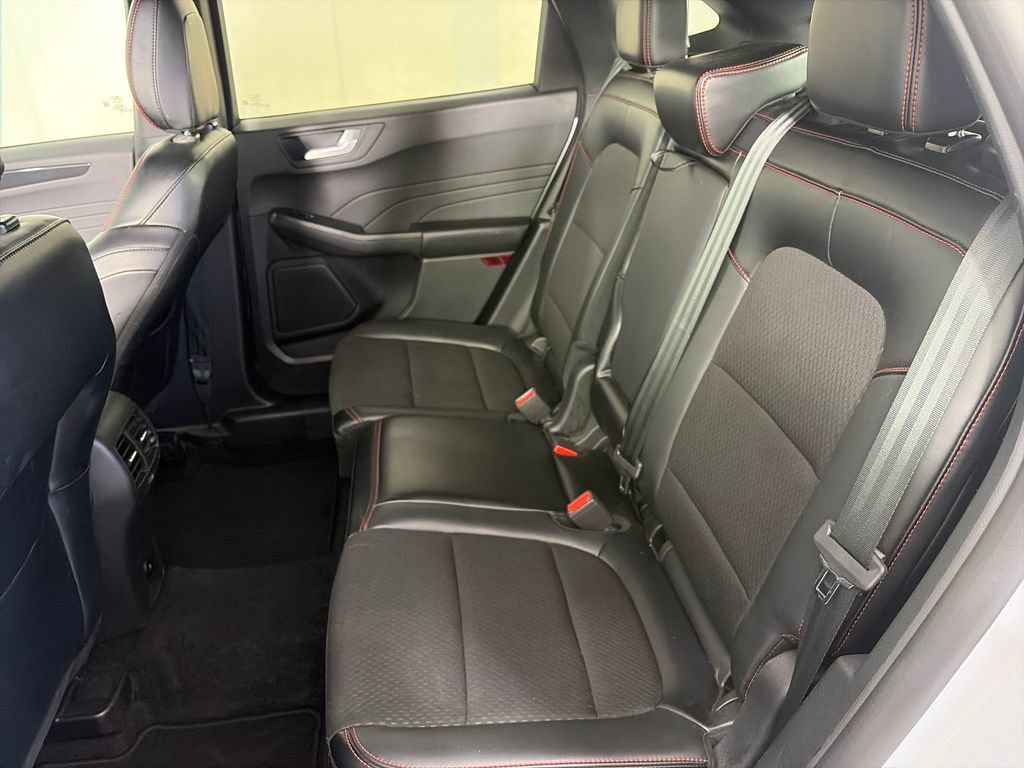 Certified 2025 Ford Escape ST-Line Select AWD/4WD image 13