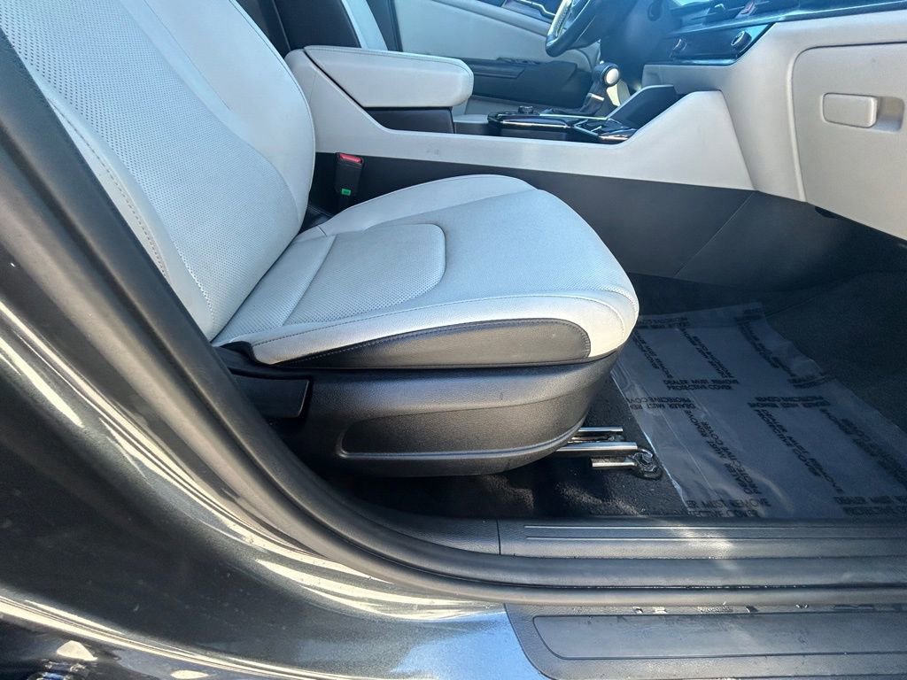 Used 2024 Kia Sportage EX image 24