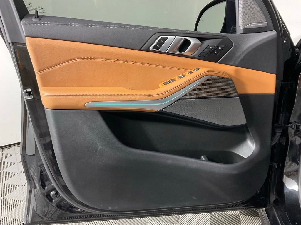 Used 2021 BMW X5 M50i w/ Executive Package image 12