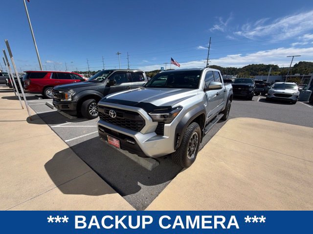 Used 2025 Toyota Tacoma TRD Off-Road w/ TRD Off Road Upgrade Package AWD/4WD image 3