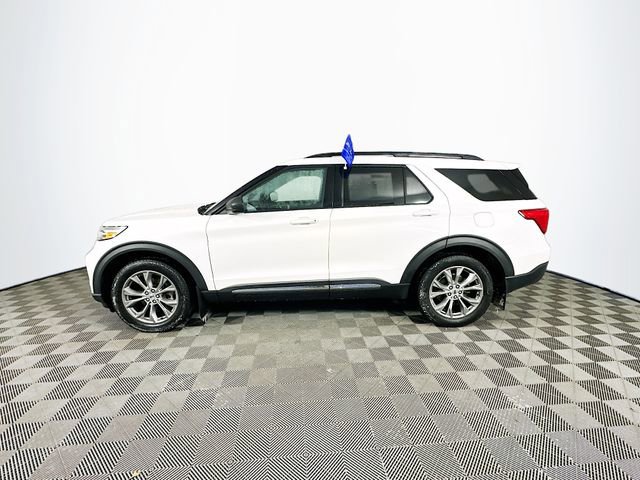 Certified 2021 Ford Explorer XLT w/ Equipment Group 202A image 8