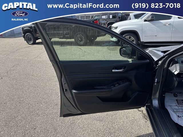 Used 2024 Nissan Altima 2.5 SV image 19