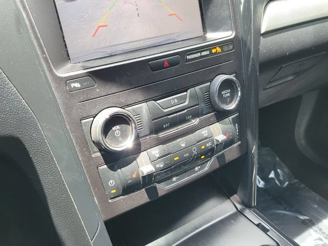 Certified 2018 Ford Explorer XLT w/ Equipment Group 202A FWD image 25
