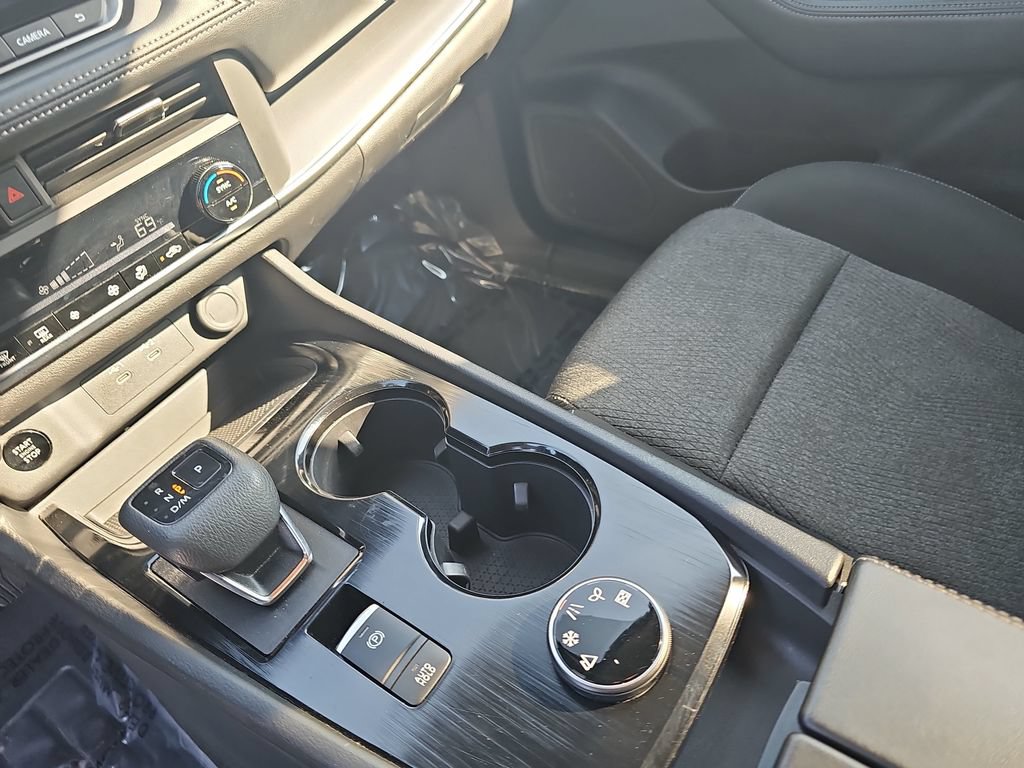 Used 2024 Nissan Rogue SV AWD/4WD image 23