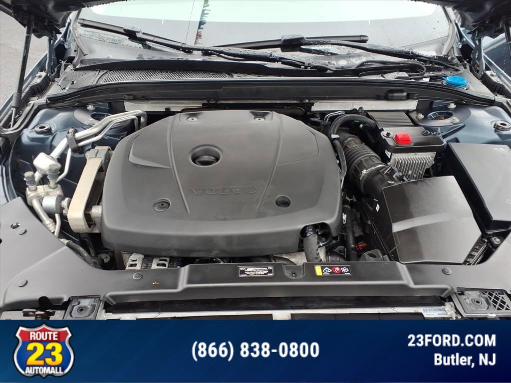 Used 2021 Volvo S60 T6 Momentum image 25