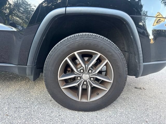 Used 2018 Jeep Grand Cherokee Limited AWD/4WD image 16
