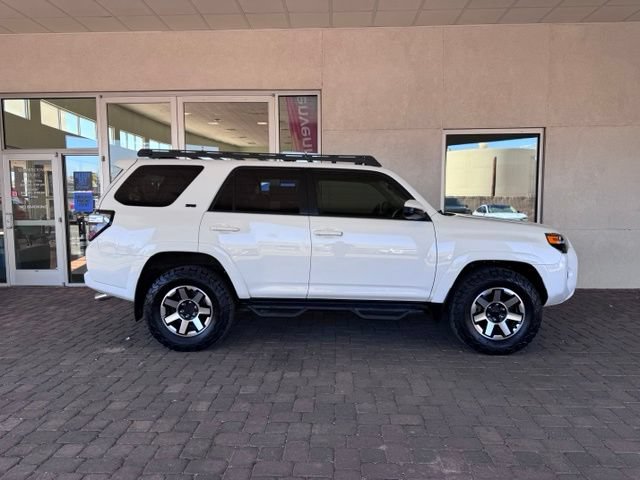 Used 2020 Toyota 4Runner SR5 AWD/4WD image 6