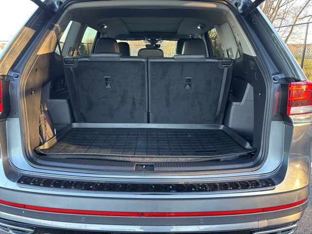 Used 2024 Volkswagen Atlas SEL Premium R-Line image 11
