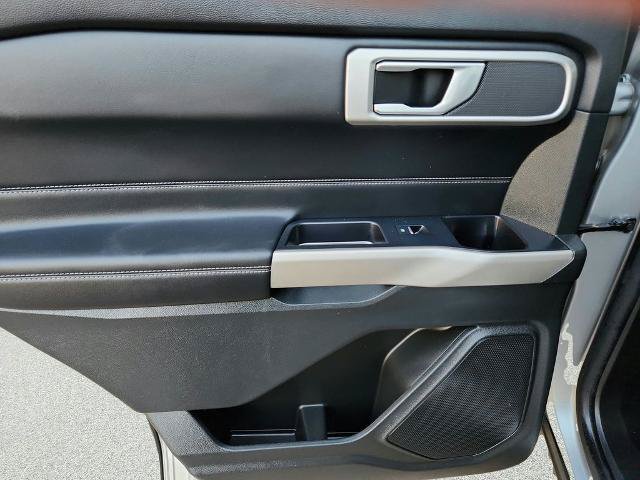 Certified 2023 Ford Explorer XLT RWD image 21