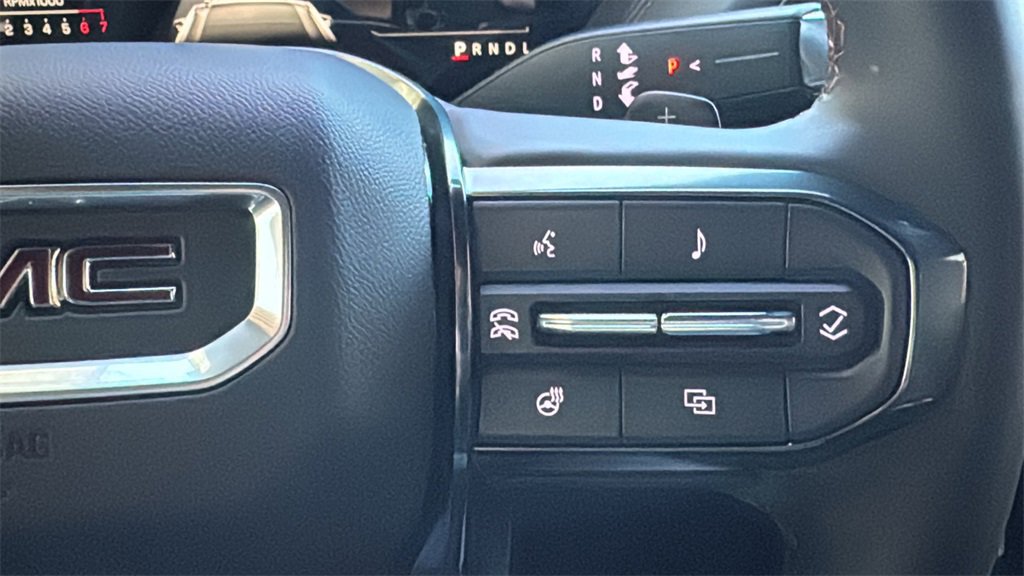 Used 2025 GMC Yukon AT4 w/ AT4 Premium Package image 15