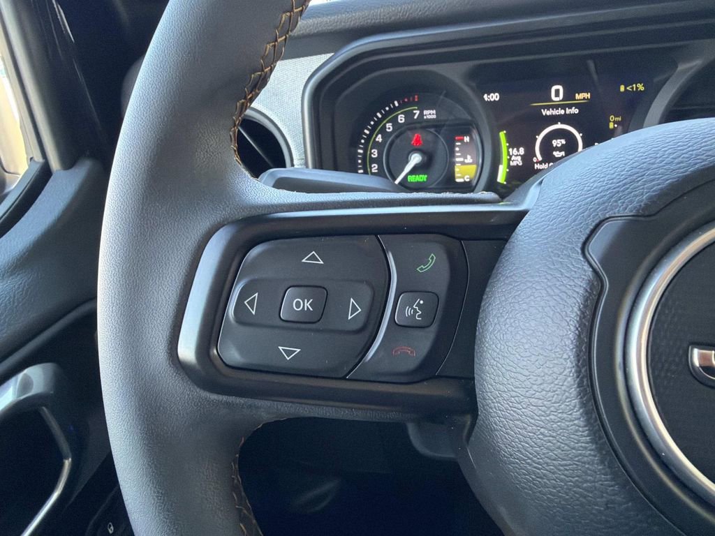 Used 2024 Jeep Wrangler Unlimited image 20