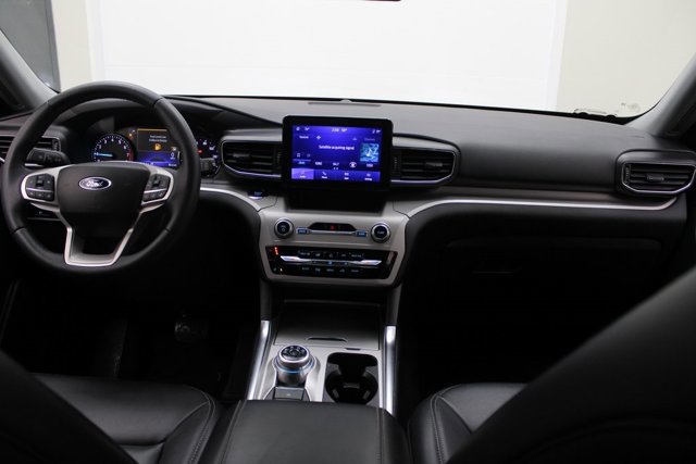 Certified 2023 Ford Explorer XLT w/ Equipment Group 202A image 10