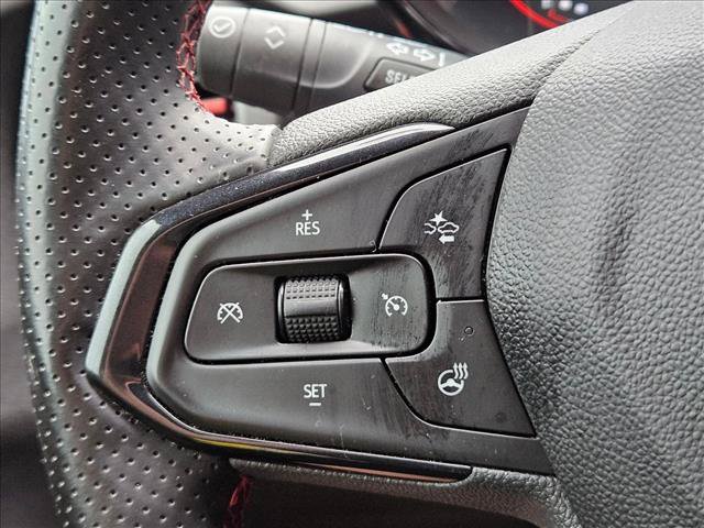 Used 2024 Chevrolet Trax RS FWD image 19