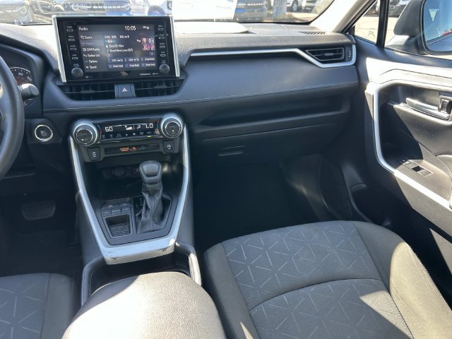 Used 2021 Toyota RAV4 XLE w/ Convenience Package FWD image 15
