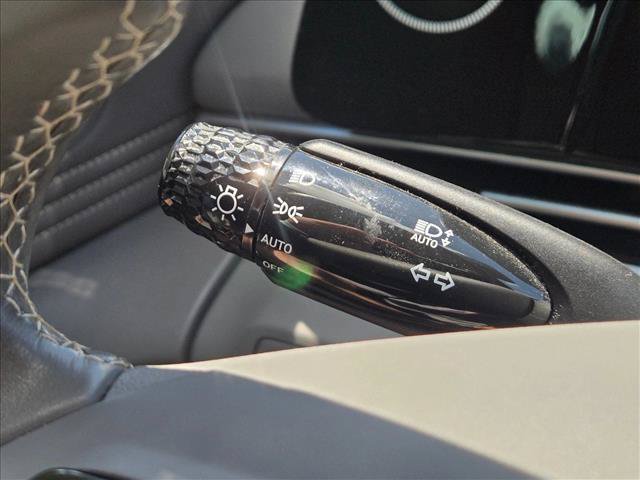 Used 2022 Hyundai Elantra SEL w/ Convenience Package FWD image 18