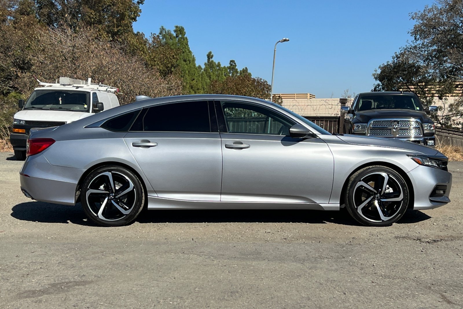 Used 2018 Honda Accord Sport image 3