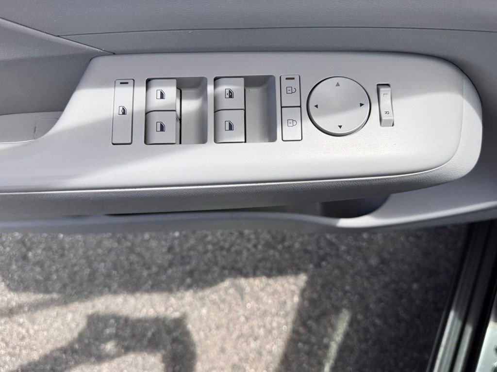 Used 2024 Hyundai Kona SEL AWD/4WD image 16