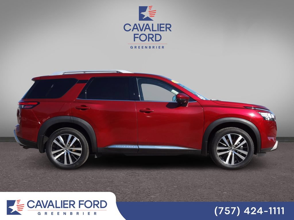 Used 2024 Nissan Pathfinder Platinum AWD/4WD image 2