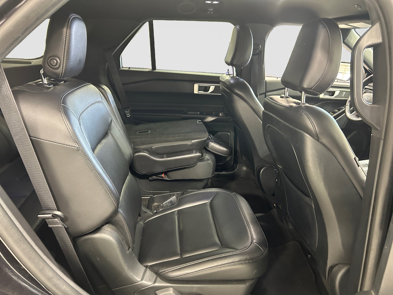 Certified 2020 Ford Explorer XLT w/ Equipment Group 202A RWD image 21