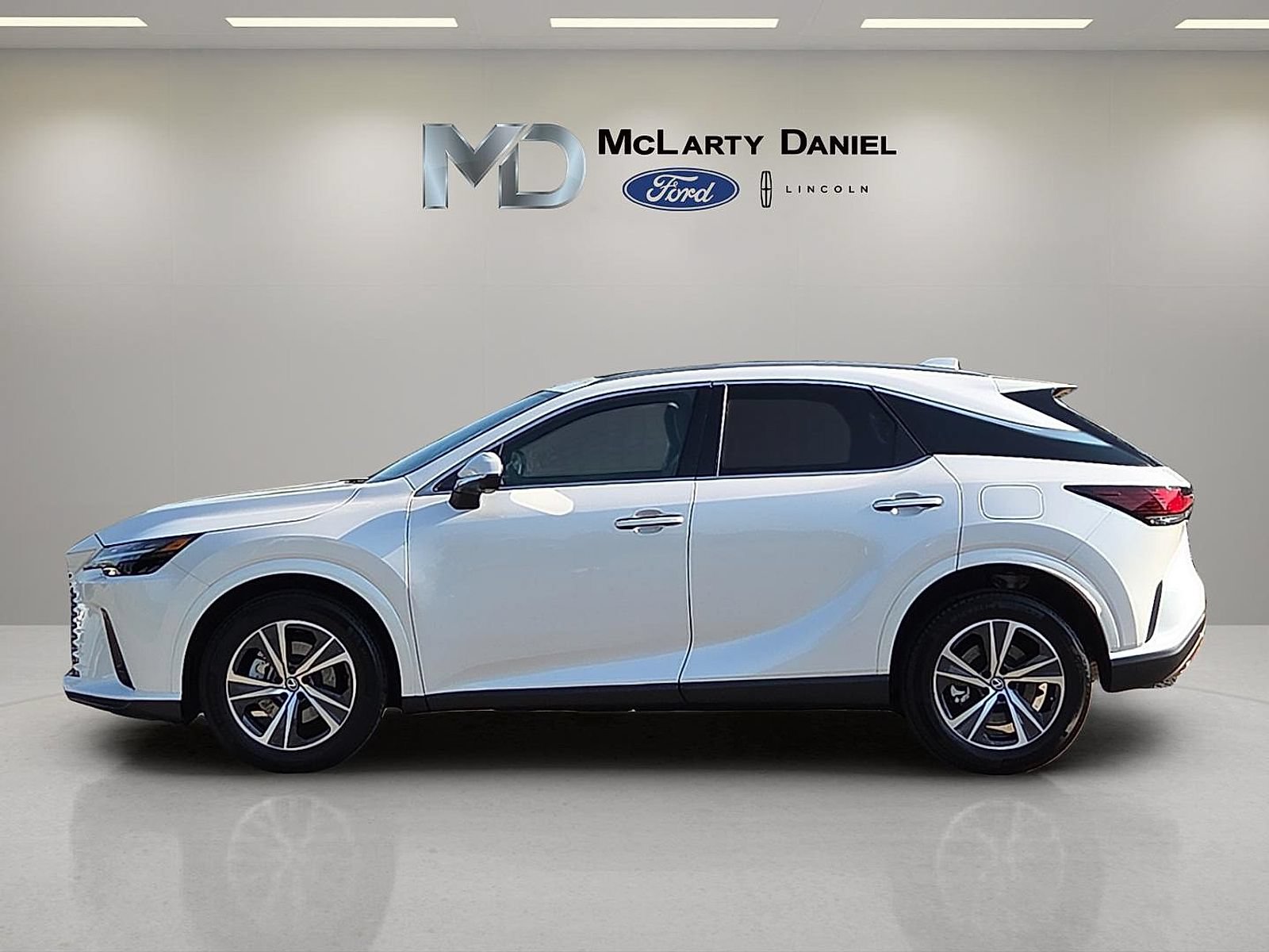 Used 2024 Lexus RX 350 Premium w/ Convenience Package AWD/4WD image 3