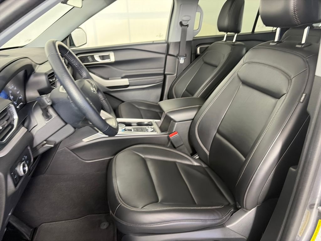 Certified 2024 Ford Explorer XLT w/ Equipment Group 202A image 11