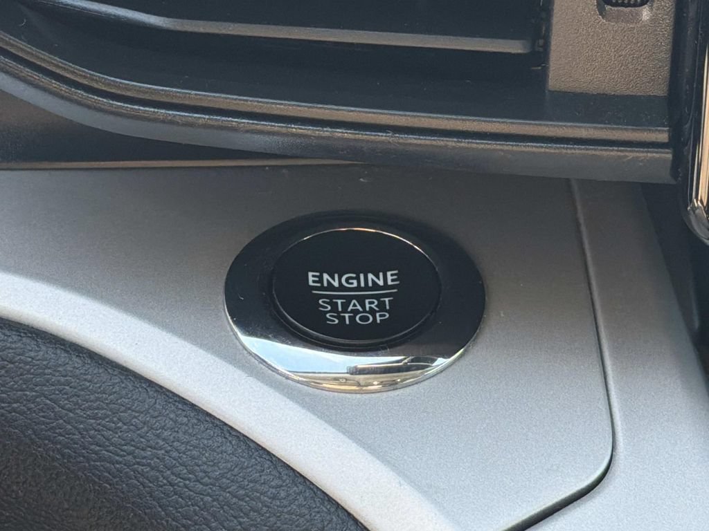 Certified 2024 Ford Explorer XLT RWD image 26