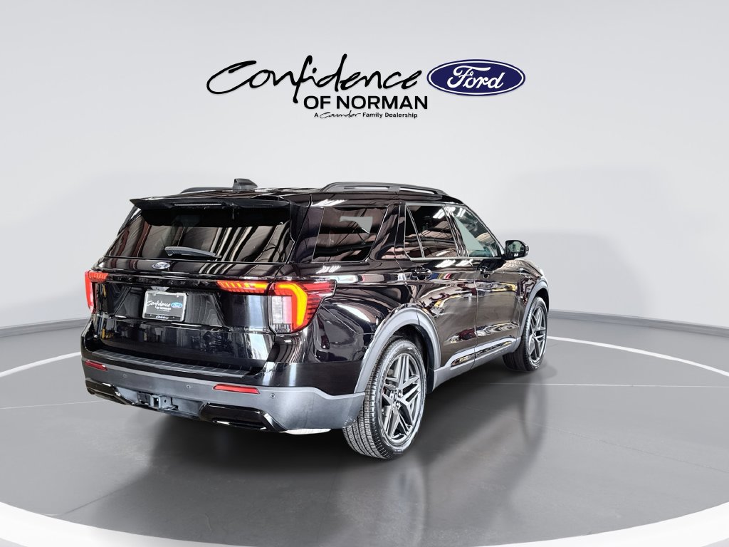 Certified 2026 Ford Explorer ST-Line w/ ST-Line Street Pack RWD image 8