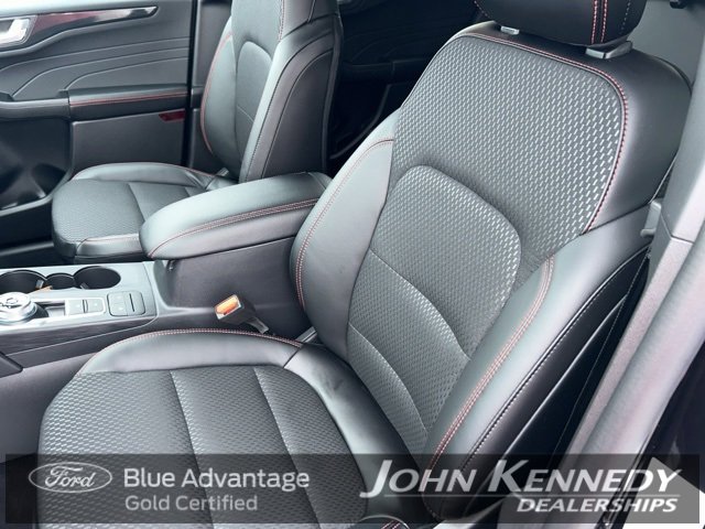 Certified 2025 Ford Escape ST-Line w/ Cold Weather Package image 15
