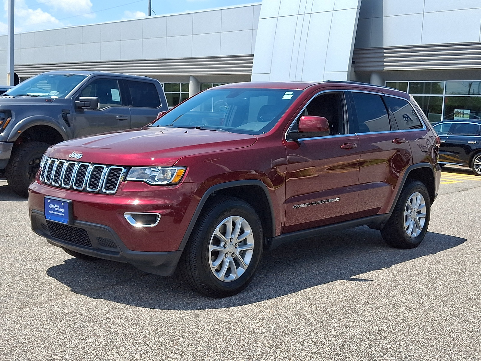 Used 2022 Jeep Grand Cherokee Laredo X AWD/4WD image 5