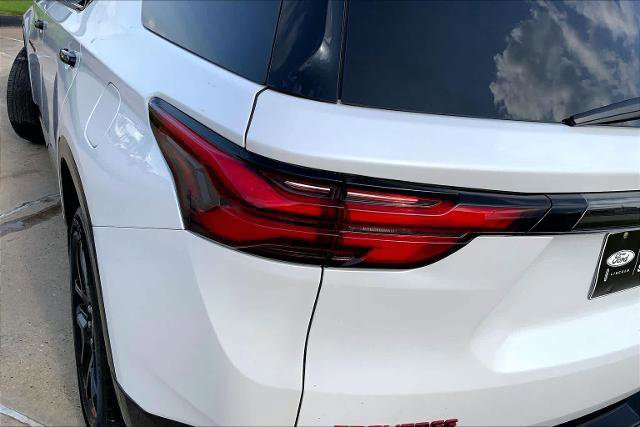 Used 2023 Chevrolet Traverse Premier w/ Redline Edition image 29