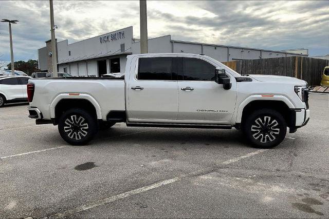 Used 2024 GMC Sierra 3500 Denali Ultimate AWD/4WD image 7