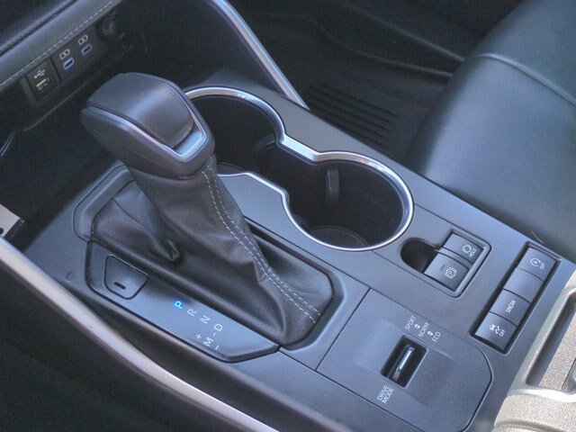 Used 2022 Toyota Highlander XLE FWD image 25
